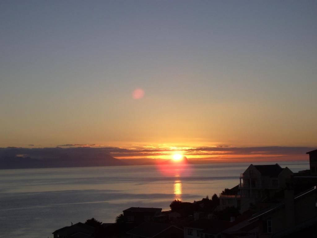 Port Of Call Simonʼs Town Buitenkant foto